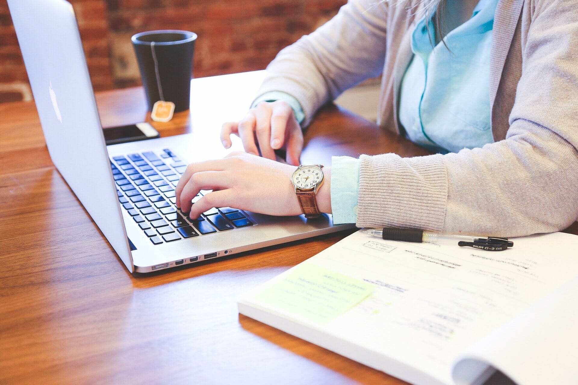 La formation professionnelle continue, la validation des acquis et le contrat de professionnalisation en écoles de commerce