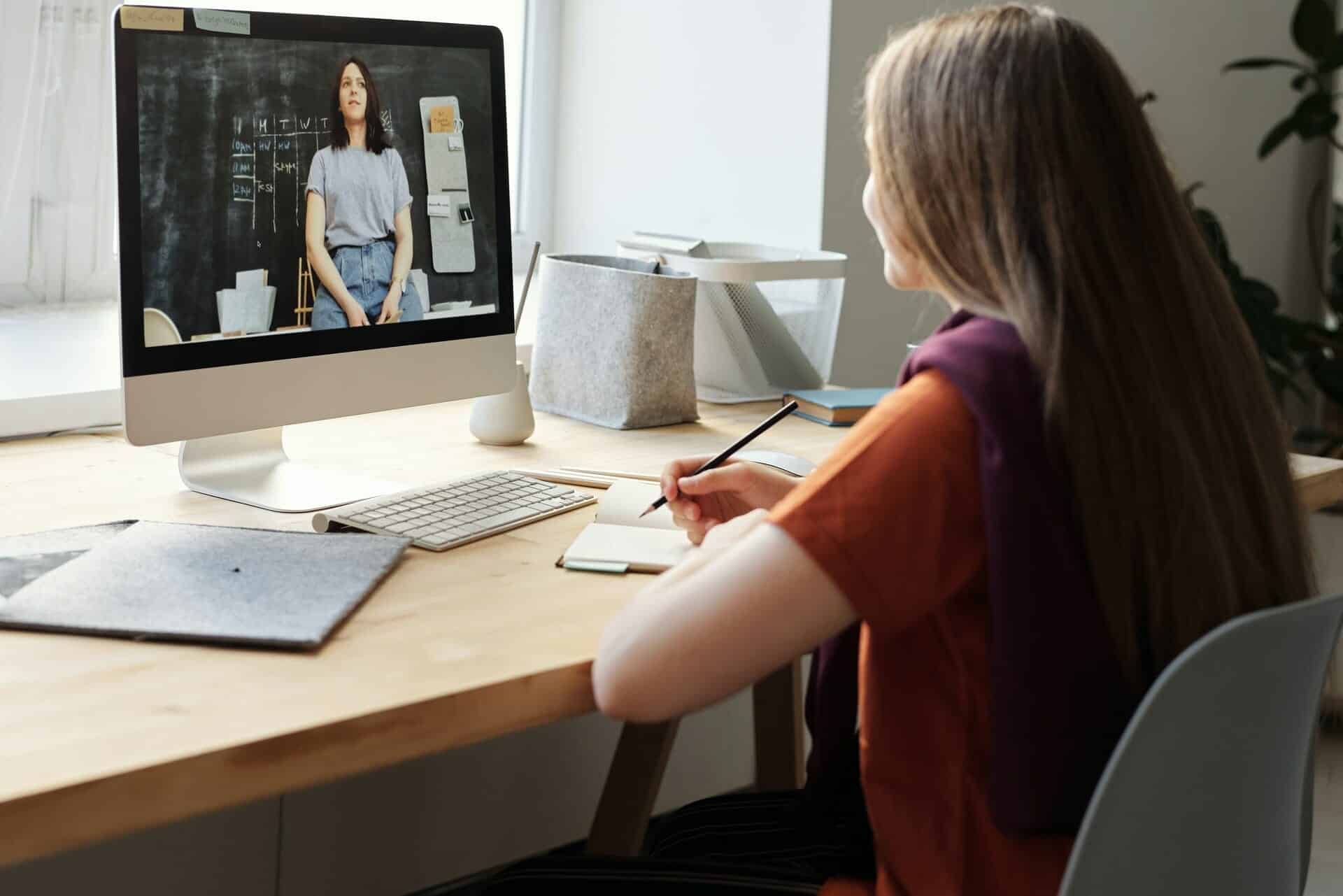 cours en ligne scénario rentrée 2020 écoles de commerce blended learning hybride présentiel distance distanciel