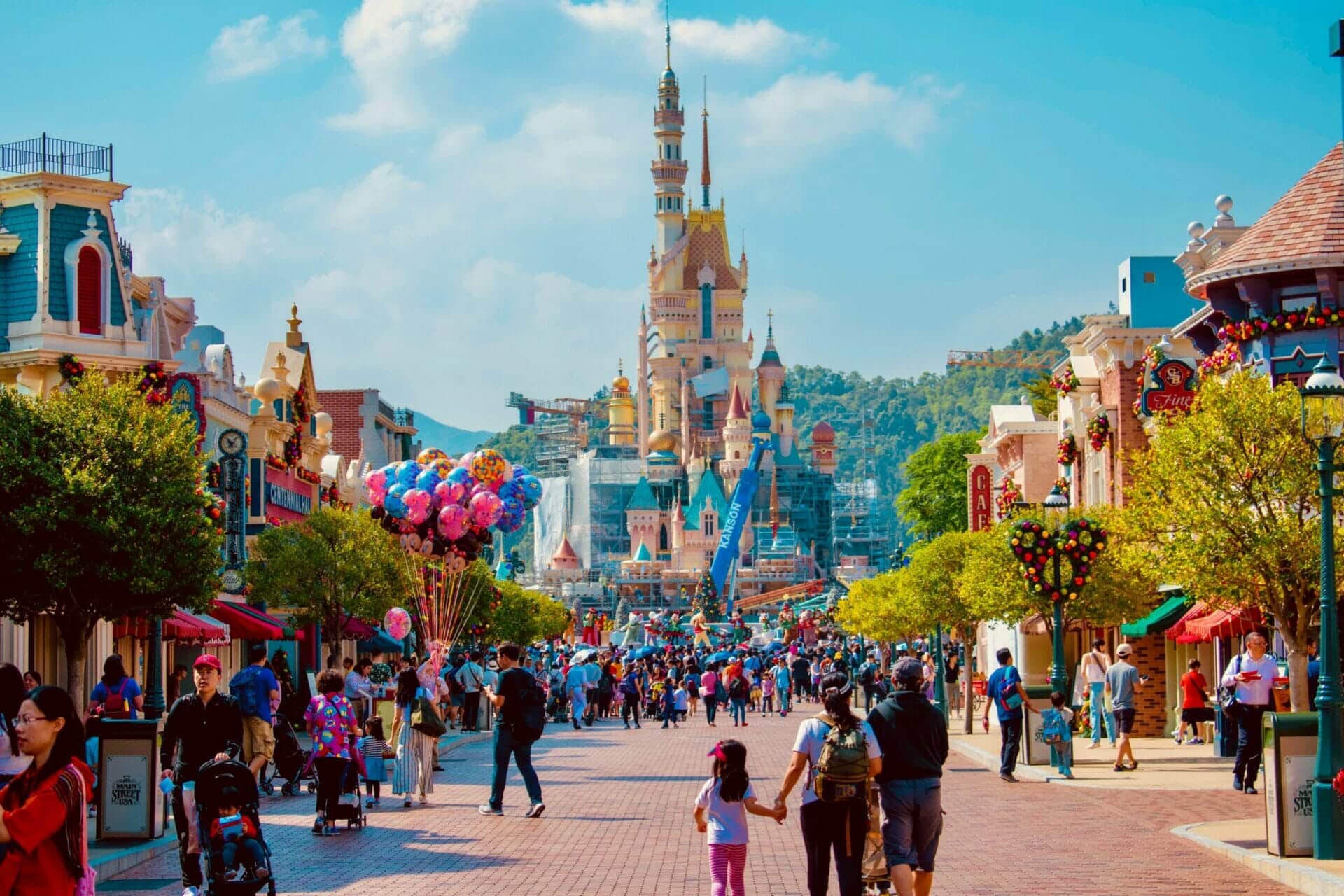 disney land et audencia s'engage pour l'insertion professionnelle des jeunes