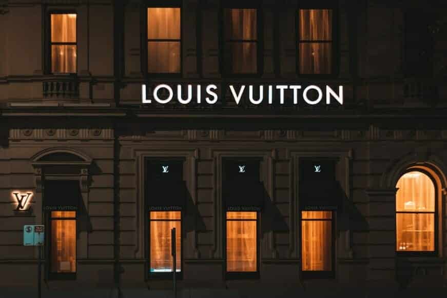 LVMH recrutement 25 000 jeunes