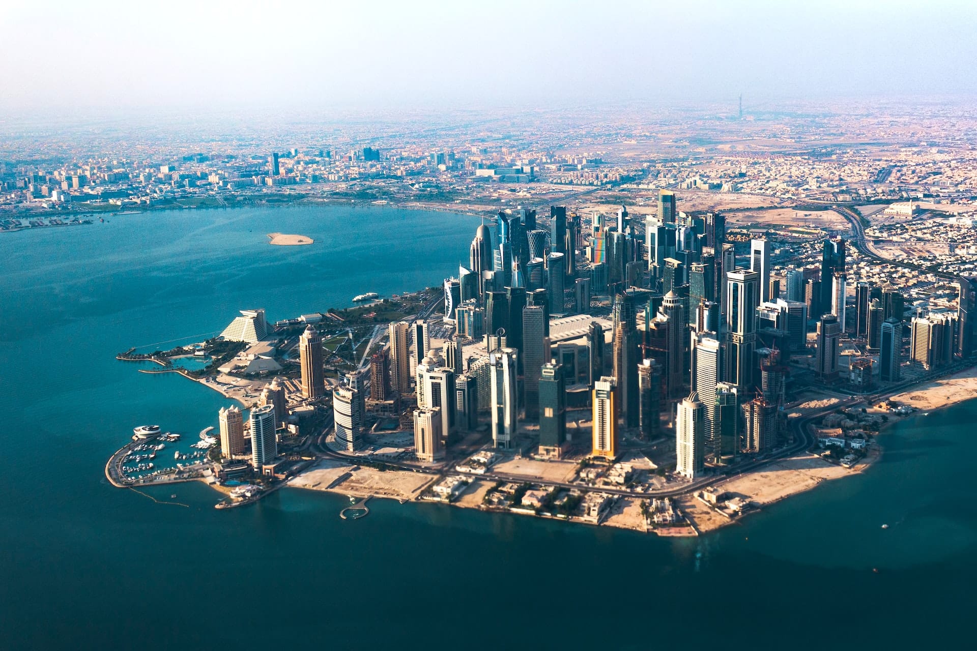 Salaire moyen Qatar 2022