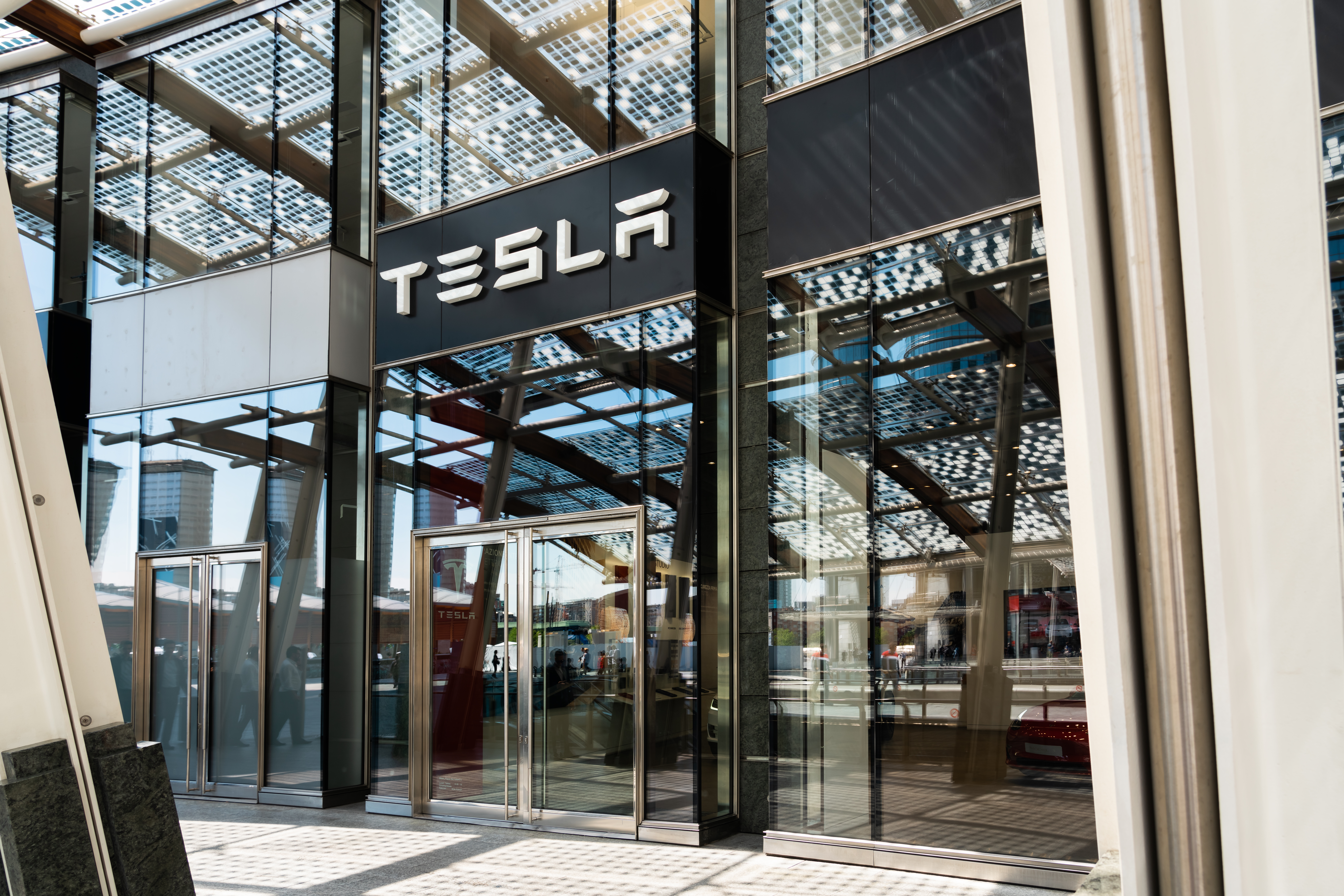 Tesla licenciements