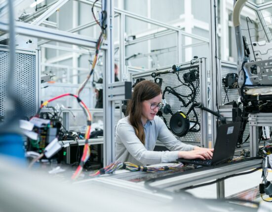 Syntec-Ingénierie lance son nouveau programme de formation.