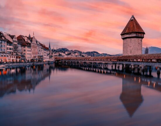 suisse études